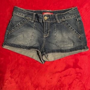 Unionbay size 9 jean shorts.